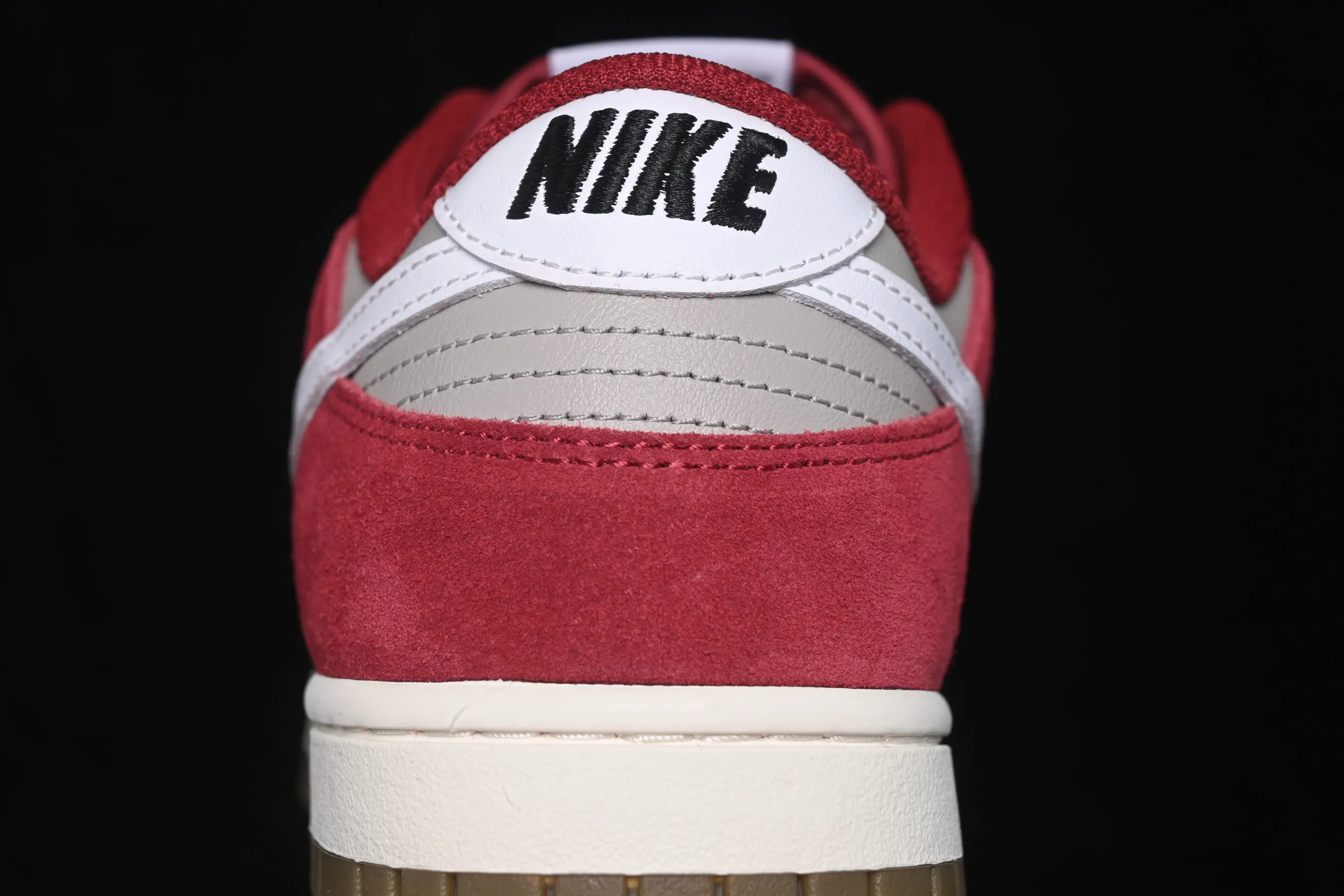 All categories Nk SB Dunk Series Nk SB Dunk Low High-end customized low-top sneakers Nike SB Dunk Low white and red low-top casual sneakers IB6399-004